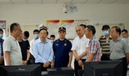 女子爆料公司开早会视频,揭露职场潜规则与职场霸凌现象